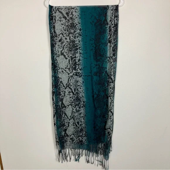 Bundle of 2 Fashion Scarves- Red and Blue - Picture 10 of 12